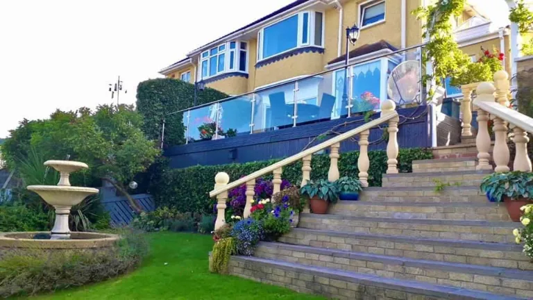 DD Glass Balustrades